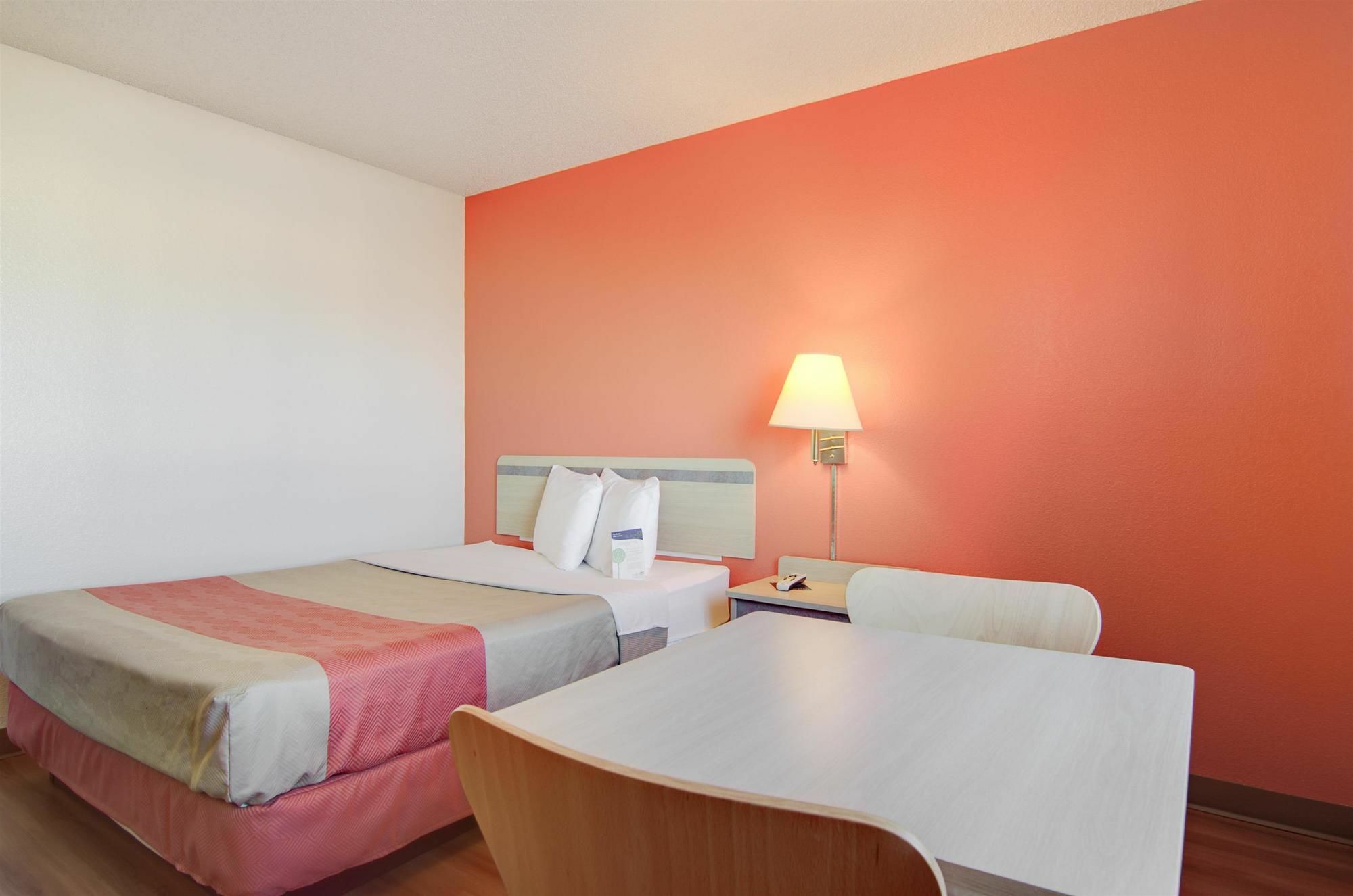Motel 6-Colby, Ks Екстер'єр фото