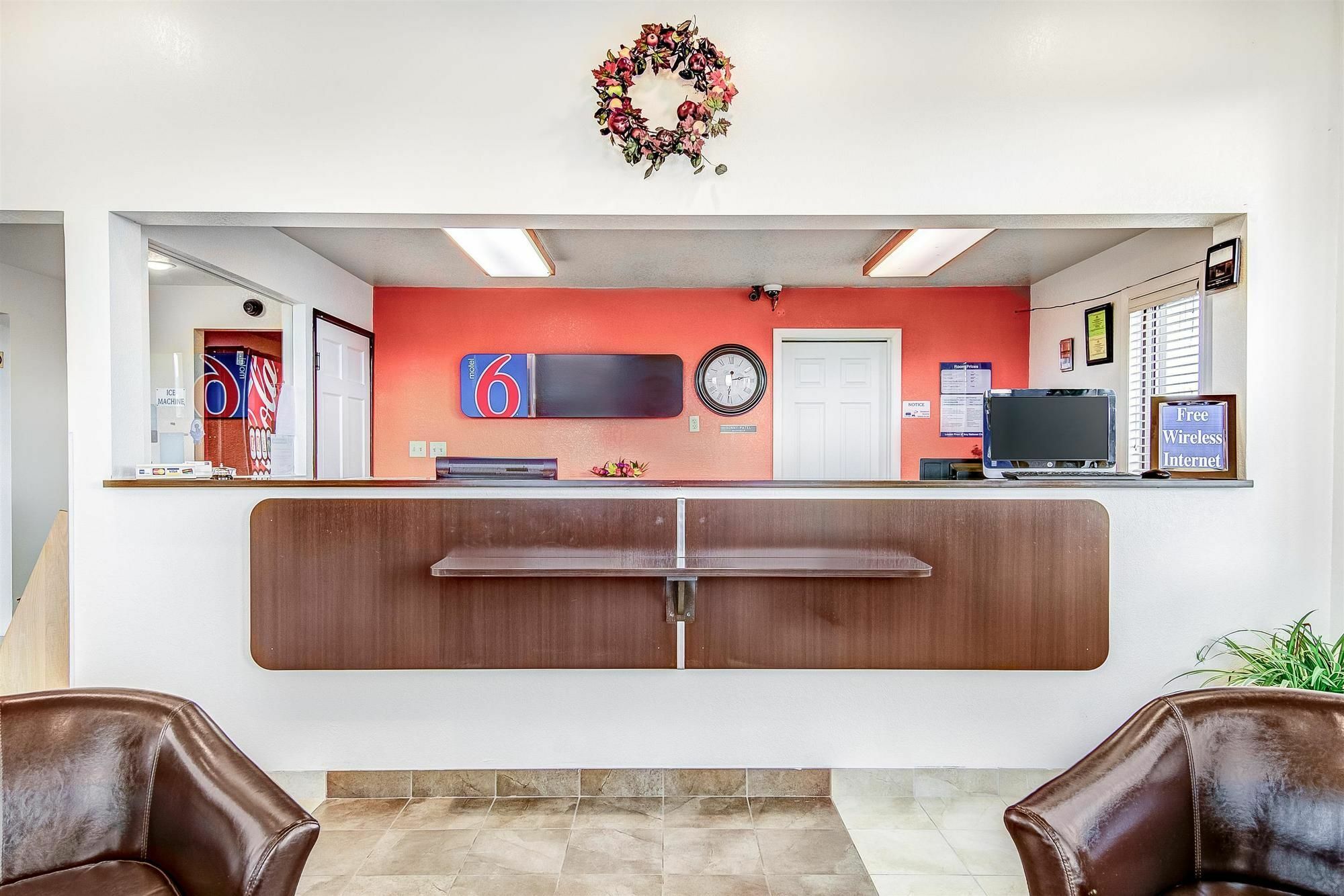 Motel 6-Colby, Ks Екстер'єр фото