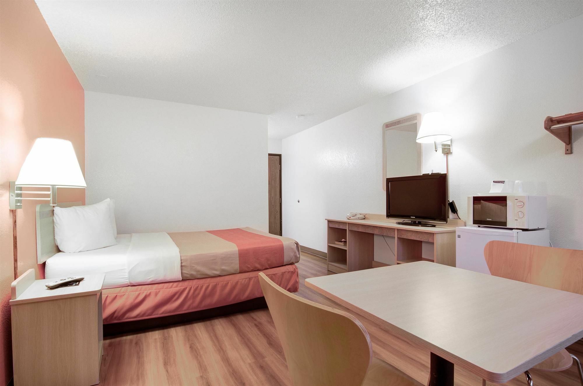 Motel 6-Colby, Ks Екстер'єр фото